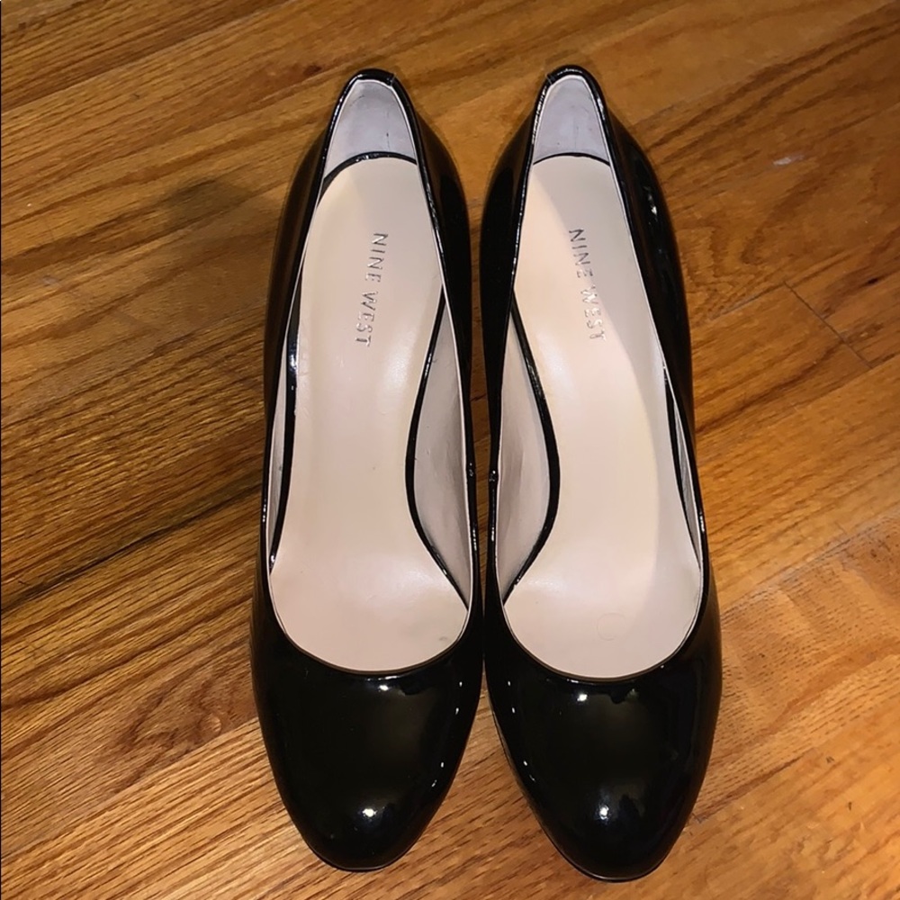 Nine West Drusilla Black Round Toe Pumps